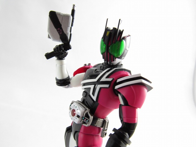 S.H.フィギュアーツ　仮面ライダーディケイド　真骨彫製法　レビュー