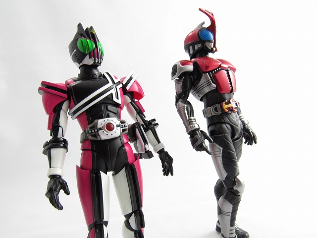 S.H.フィギュアーツ　仮面ライダーディケイド　真骨彫製法　レビュー