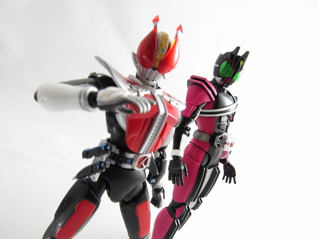 S.H.フィギュアーツ　仮面ライダーディケイド　真骨彫製法　レビュー