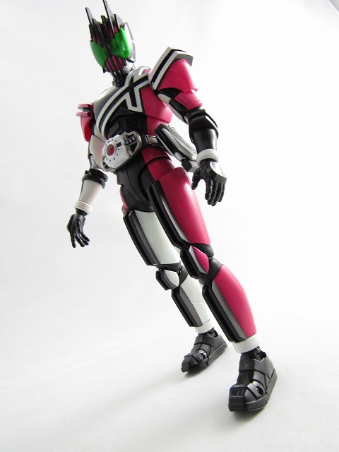 S.H.フィギュアーツ　仮面ライダーディケイド　真骨彫製法　レビュー