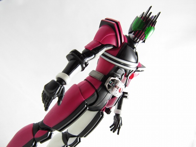 S.H.フィギュアーツ　仮面ライダーディケイド　真骨彫製法　レビュー