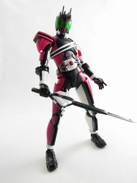 S.H.フィギュアーツ　仮面ライダーディケイド　真骨彫製法　レビュー