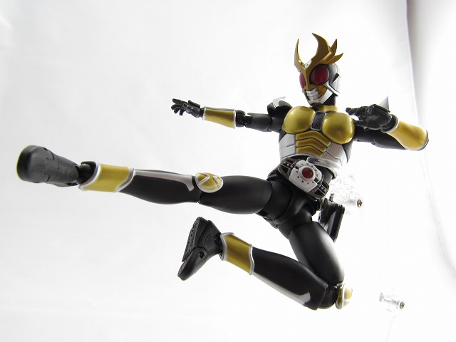 S.H.フィギュアーツ　仮面ライダーディケイド　真骨彫製法　レビュー