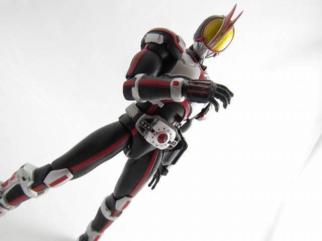 S.H.フィギュアーツ　仮面ライダーディケイド　真骨彫製法　レビュー