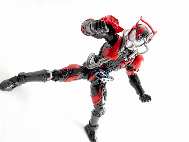 S.H.フィギュアーツ　仮面ライダー超デッドヒートドライブ　レビュー