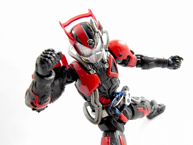 S.H.フィギュアーツ　仮面ライダー超デッドヒートドライブ　レビュー