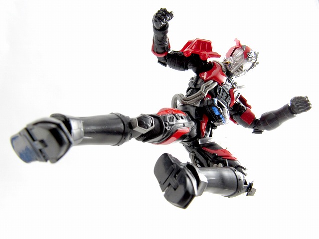 S.H.フィギュアーツ　仮面ライダー超デッドヒートドライブ　レビュー