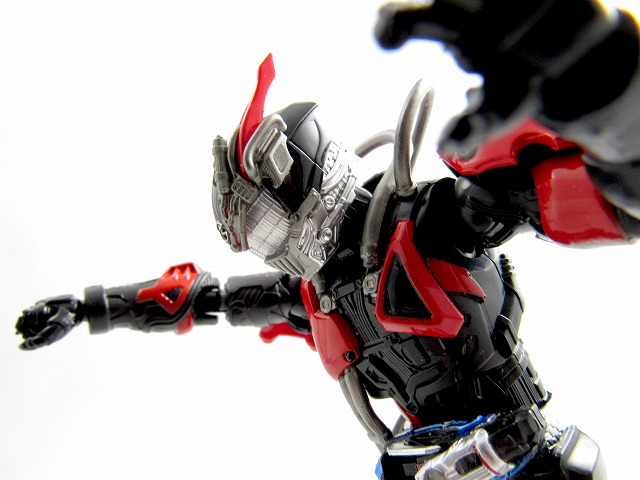 S.H.フィギュアーツ　仮面ライダー超デッドヒートドライブ　レビュー