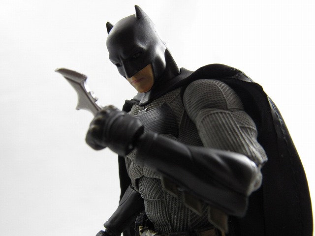 MAFEX　バットマン（『バットマンVSスーパーマン：ジャスティスの誕生』）　レビュー