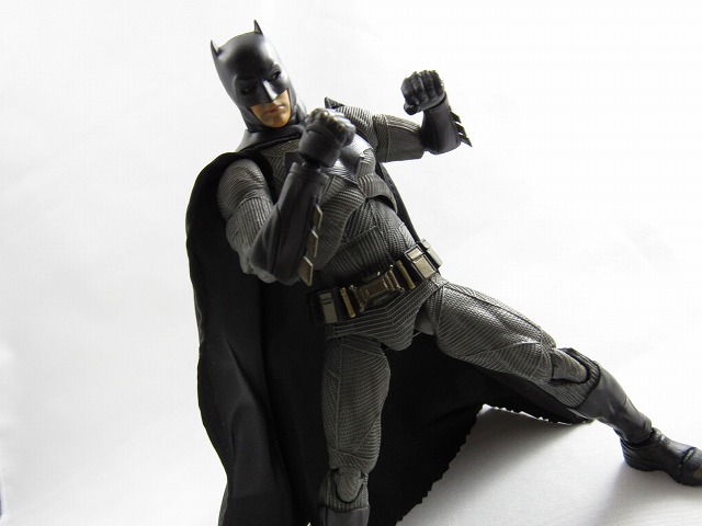 MAFEX マフェックス　バットマン(バットマンVSスーパーマン)　レビュー 