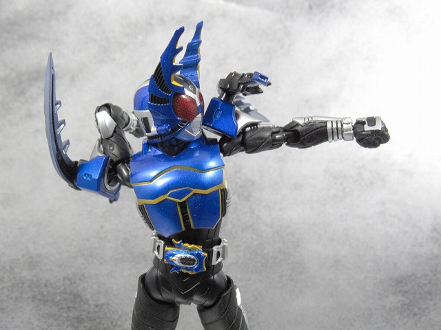 S.H.フィギュアーツ 仮面ライダーガタック ライダーフォーム　真骨彫製法　　レビュー