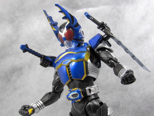 S.H.フィギュアーツ 仮面ライダーガタック ライダーフォーム　真骨彫製法　　レビュー