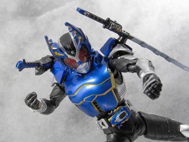 S.H.フィギュアーツ 仮面ライダーガタック ライダーフォーム　真骨彫製法　　レビュー 