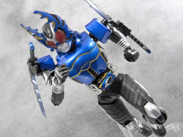 S.H.フィギュアーツ 仮面ライダーガタック ライダーフォーム　真骨彫製法　　レビュー 