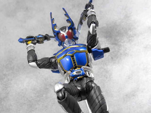 S.H.フィギュアーツ 仮面ライダーガタック ライダーフォーム　真骨彫製法　　レビュー