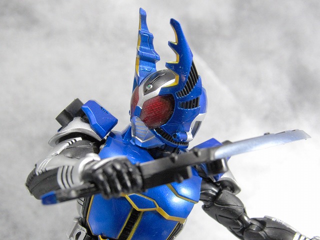 S.H.フィギュアーツ 仮面ライダーガタック ライダーフォーム　真骨彫製法　　レビュー 