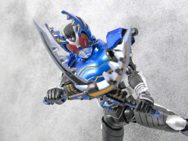 S.H.フィギュアーツ 仮面ライダーガタック ライダーフォーム　真骨彫製法　　レビュー 