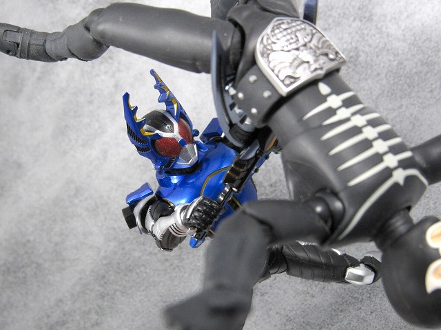 S.H.フィギュアーツ 仮面ライダーガタック ライダーフォーム　真骨彫製法　　レビュー