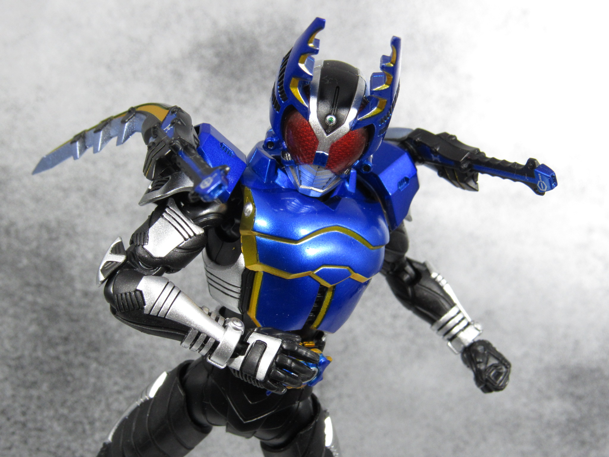 S.H.フィギュアーツ 仮面ライダーガタック ライダーフォーム　真骨彫製法　　レビュー 