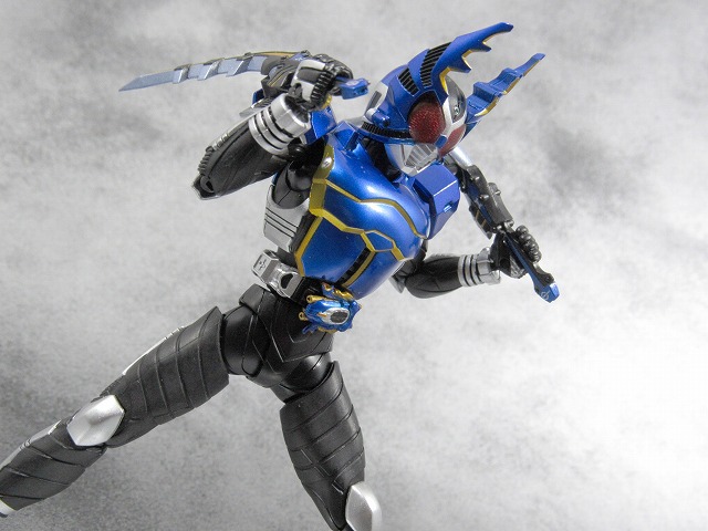 S.H.フィギュアーツ 仮面ライダーガタック ライダーフォーム　真骨彫製法　　レビュー 