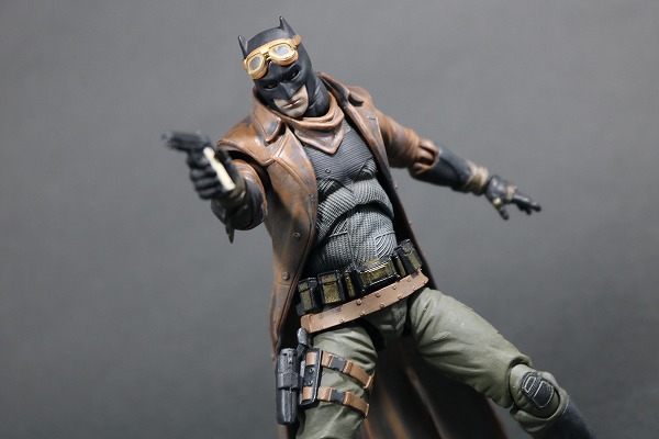 MAFEX　ナイトメアバットマン　レビュー　アクション