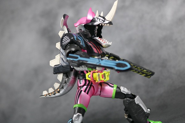 S.H.フィギュアーツ　仮面ライダーエグゼイド　ハンターアクションゲーマーレベル5（フルドラゴン）　レビュー 