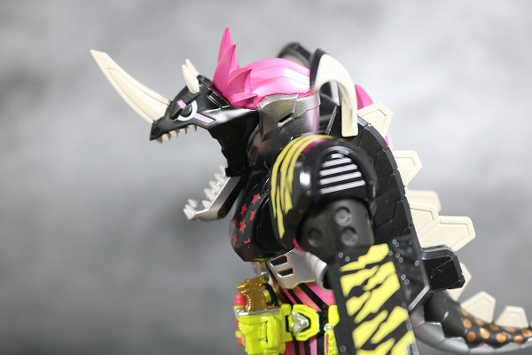 S.H.フィギュアーツ　仮面ライダーエグゼイド　ハンターアクションゲーマーレベル5（フルドラゴン）　レビュー