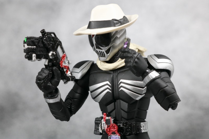 S.H.フィギュアーツ　仮面ライダースカル　真骨彫製法　レビュー 