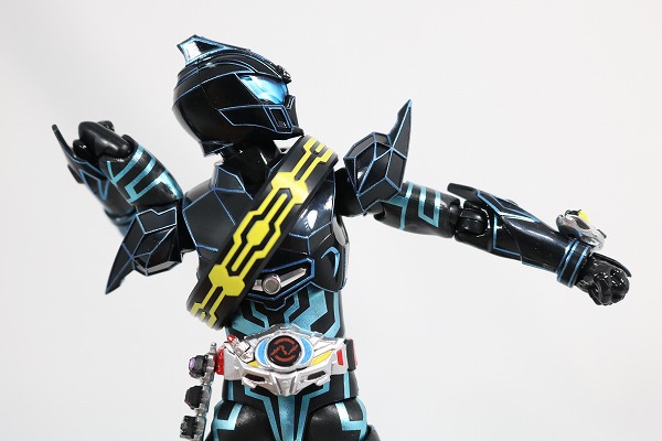 S.H.フィギュアーツ　仮面ライダーダークドライブ　タイプネクスト　レビュー