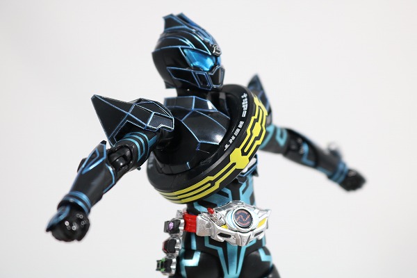 S.H.フィギュアーツ　仮面ライダーダークドライブ　タイプネクスト　レビュー