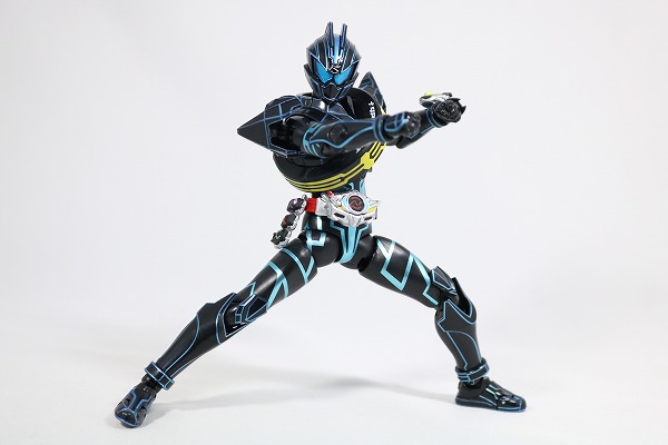 S.H.フィギュアーツ　仮面ライダーダークドライブ　タイプネクスト　レビュー