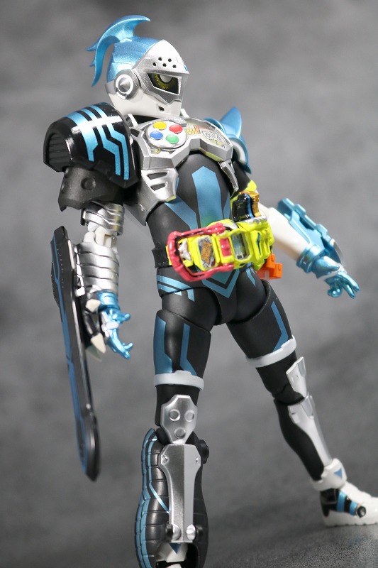 S.H.フィギュアーツ　仮面ライダーブレイブ　ハンタークエストゲーマー　レベル5　レビュー 