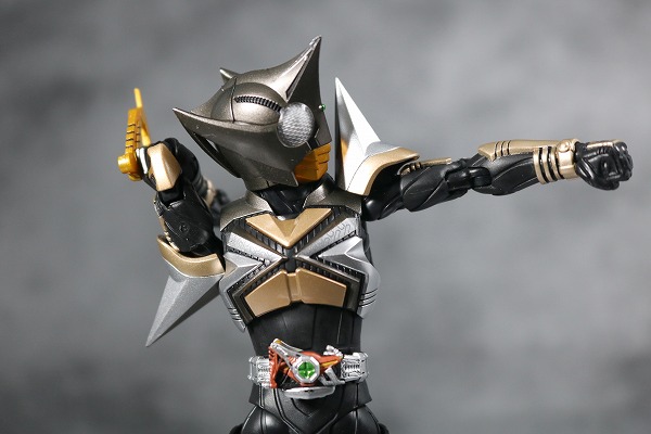 S.H.フィギュアーツ　仮面ライダーパンチホッパー　真骨彫製法　レビュー