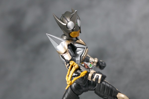 S.H.フィギュアーツ　仮面ライダーパンチホッパー　真骨彫製法　レビュー 