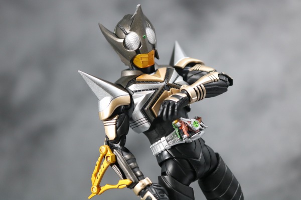 S.H.フィギュアーツ　仮面ライダーパンチホッパー　真骨彫製法　レビュー 