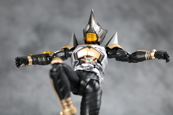 S.H.フィギュアーツ　仮面ライダーパンチホッパー　真骨彫製法　レビュー