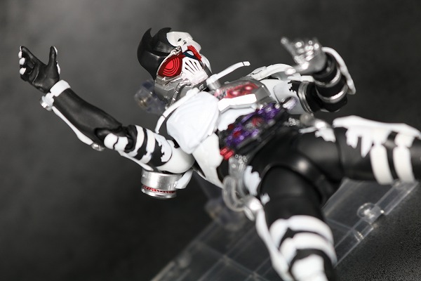 S.H.フィギュアーツ　仮面ライダーゲンム　ゾンビゲーマー　レベルX　レビュー 