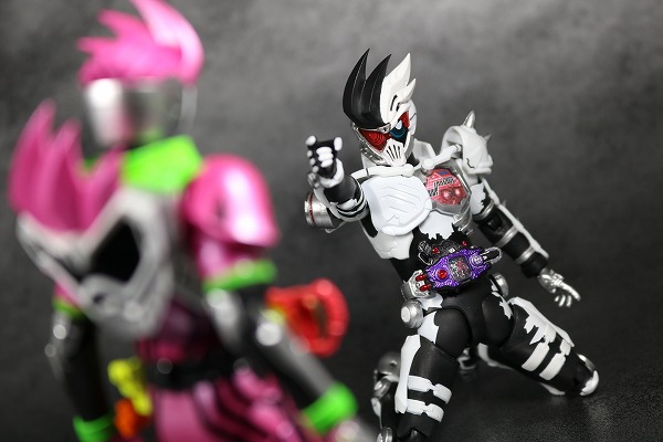 S.H.フィギュアーツ　仮面ライダーゲンム　ゾンビゲーマー　レベルX　レビュー 