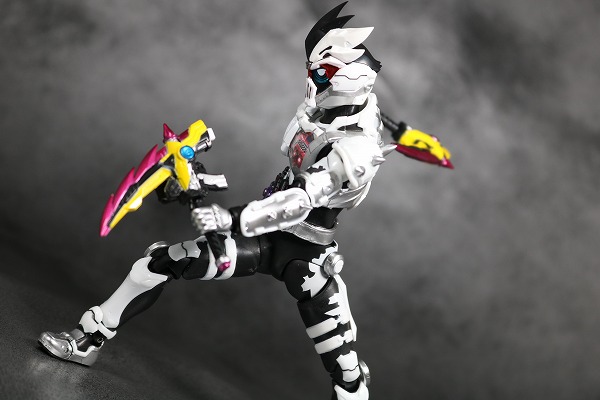 S.H.フィギュアーツ　仮面ライダーゲンム　ゾンビゲーマー　レベルX　レビュー 