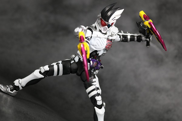 S.H.フィギュアーツ　仮面ライダーゲンム　ゾンビゲーマー　レベルX　レビュー 