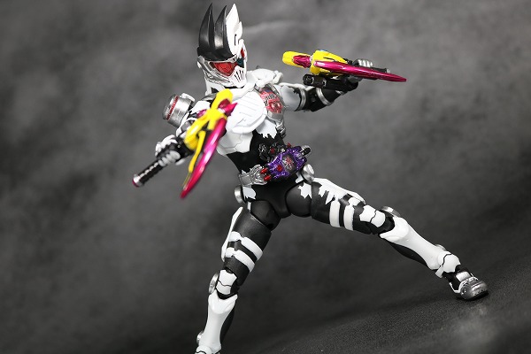 S.H.フィギュアーツ　仮面ライダーゲンム　ゾンビゲーマー　レベルX　レビュー 