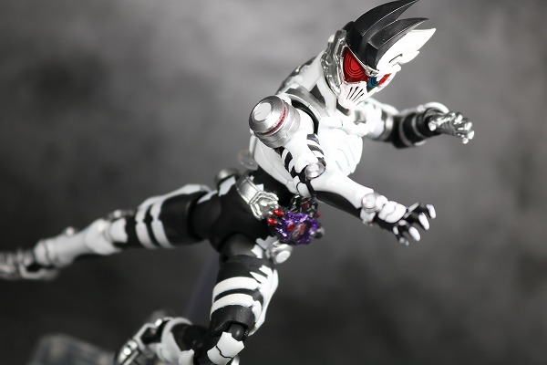 S.H.フィギュアーツ　仮面ライダーゲンム　ゾンビゲーマー　レベルX　レビュー 