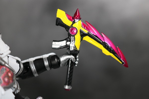 S.H.フィギュアーツ　仮面ライダーゲンム　ゾンビゲーマー　レベルX　レビュー