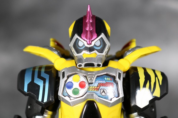 S.H.フィギュアーツ　仮面ライダーレーザー　ハンターバイクゲーマ―　レベル5　レビュー　全身