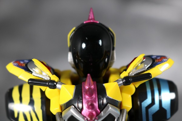 S.H.フィギュアーツ　仮面ライダーレーザー　ハンターバイクゲーマ―　レベル5　レビュー　全身