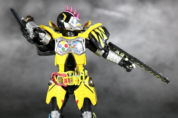 S.H.フィギュアーツ　仮面ライダーレーザー　ハンターバイクゲーマ―　レベル5　レビュー　可動