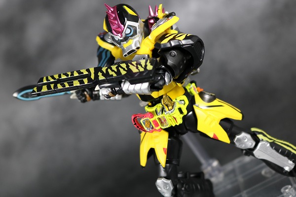 S.H.フィギュアーツ　仮面ライダーレーザー　ハンターバイクゲーマ―　レベル5　レビュー　アクション 