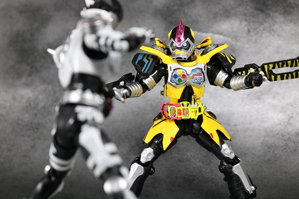 S.H.フィギュアーツ　仮面ライダーレーザー　ハンターバイクゲーマ―　レベル5　レビュー　アクション 