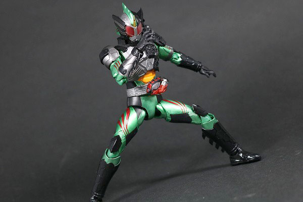 S.H.フィギュアーツ　仮面ライダーアマゾン ニューオメガ　レビュー　アクション