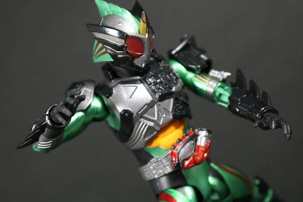 S.H.フィギュアーツ　仮面ライダーアマゾン ニューオメガ　レビュー　アクション 